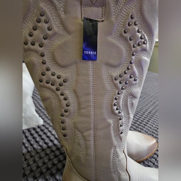 Torrid Studded Knee Boot - Size 8.5WW - Picture 2 of 12